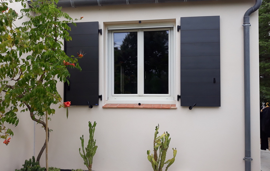 Volets battants &eacute;pur&eacute;s &agrave;&nbsp;BOISSET ET GAUJAC