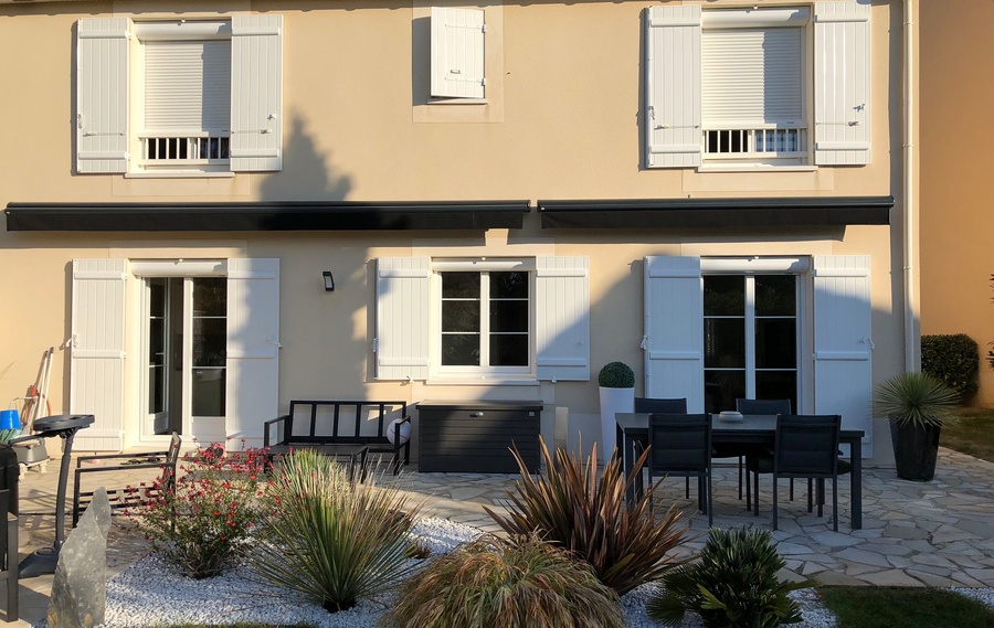 Volets battants classiques &agrave;&nbsp;BOISSET ET GAUJAC